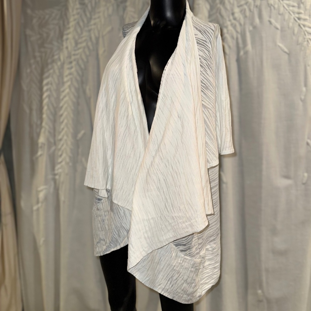 Chico’s Open-Front Cardigan Size 3 - Lightweight & Stylish